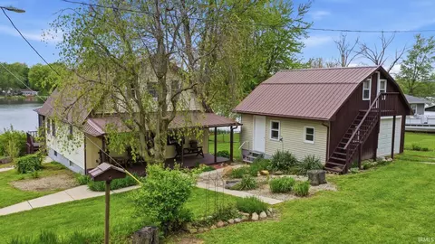 402 S Kohn Dr, Albion, IN 46701