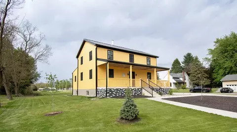 115 E Wolcott St, Wolcottville, IN 46795