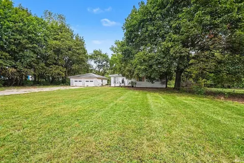 1071 Middleton Run Rd, Elkhart, IN 46516