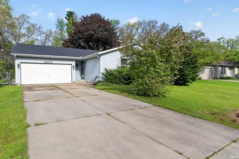 53575 Hyde Park Dr, Bristol, IN 46507