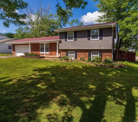 1017 Forrest Ave, Boonville, IN 47601