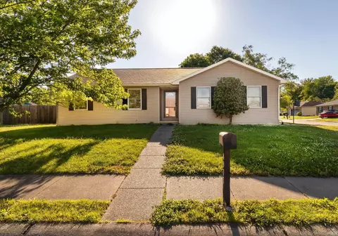 4911 Yellowstone Dr, Newburgh, IN 47630