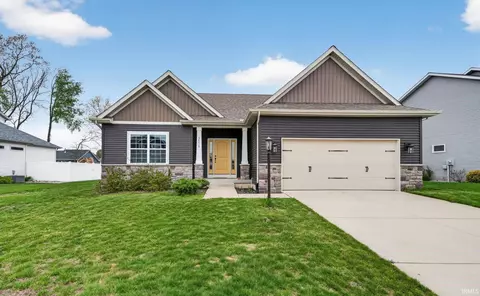 54715 Pierre Trails Dr, Osceola, IN 46561