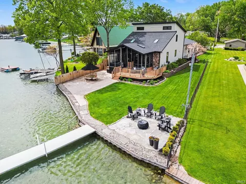 51236 N Shore Dr, Elkhart, IN 46514