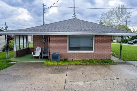 690 Esther St, Huntington, IN 46750