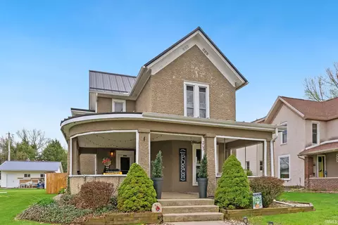 203 W Berry St, Middlebury, IN 46540
