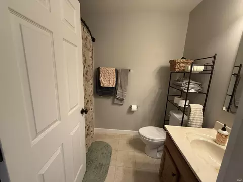 Bath - 615 Hart Dr, Dunkirk, IN 47336 photo 3 of 4