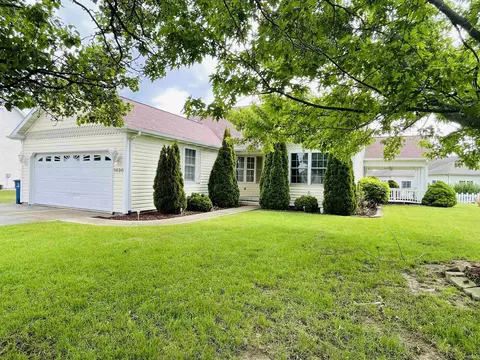 1490 W Crane Pond Dr, Marion, IN 46952