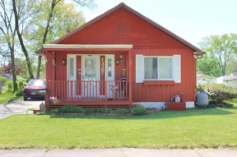 1327 Mcpherson St, Elkhart, IN 46514