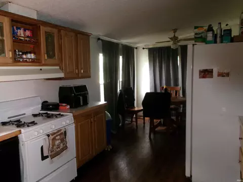 74 Madison Ave, Peru, IN 46970 photo 3
