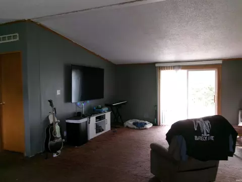 74 Madison Ave, Peru, IN 46970 photo 2