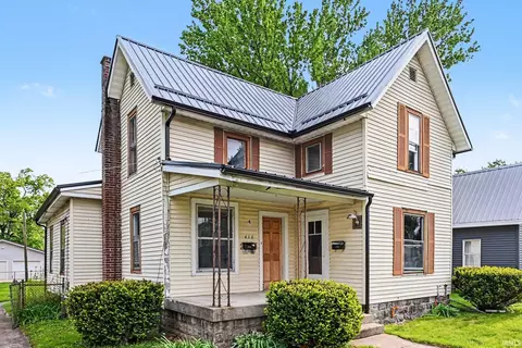 456 E Walnut St, Nappanee, IN 46550