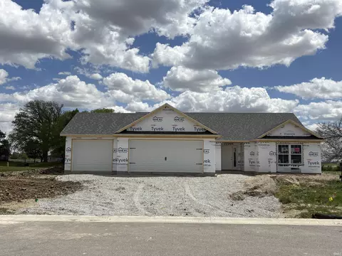 1060 Farmington Dr, Bluffton, IN 46714