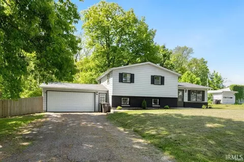 2115 Graham Dr, Fort Wayne, IN 46818