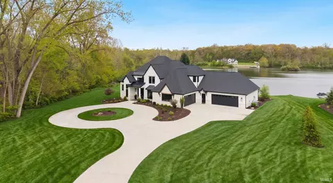 16886 Kell Rd, Huntertown, IN 46748