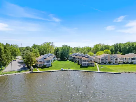 800 E Arthur St #1A, Warsaw, IN 46580