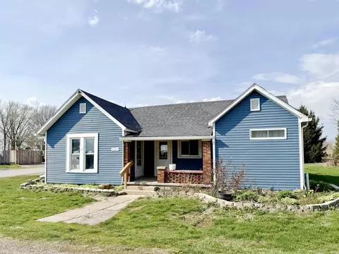 1323 E Roush St, Young America, IN 46998
