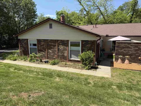 906 E Commons Dr, Bloomington, IN 47401