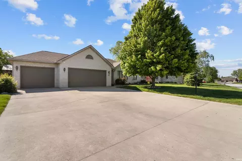 Exterior - 715 Riverview Dr, Kokomo, IN 46901 photo 2 of 6