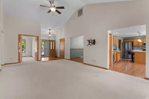 Living - 715 Riverview Dr, Kokomo, IN 46901 photo 2 of 3