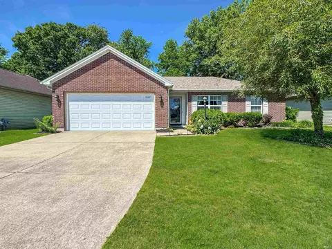 6002 Poinsettia Cv, Evansville, IN 47715
