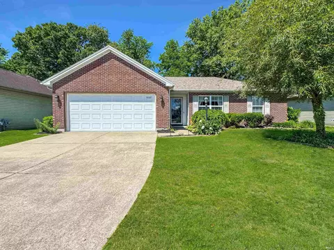 6002 Poinsettia Cv, Evansville, IN 47715
