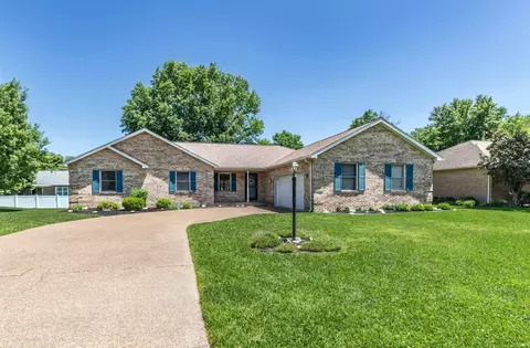 8331 Northfield Dr, Evansville, IN 47711