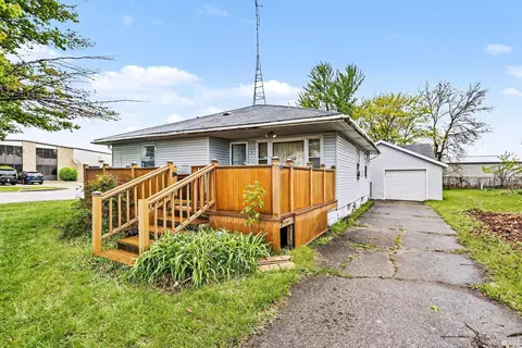 2537 Middlebury St, Elkhart, IN 46516