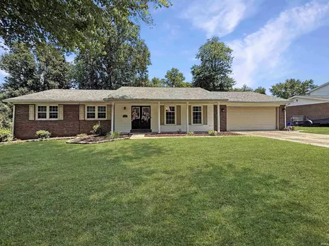 5200 Kenwood Dr, Newburgh, IN 47630