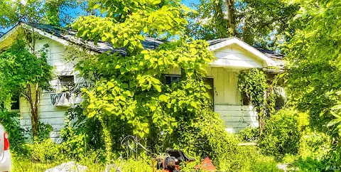 590 English Ave, Austin, IN 47102