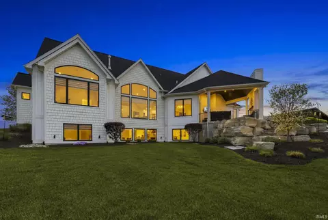 10479 Beaugreen Cv, Leo, IN 46765