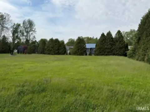 W Maple Drive, Peru, IN 46970
