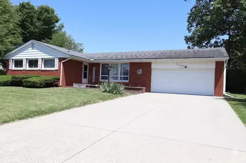 1006 NE 2nd St, Washington, IN 47501