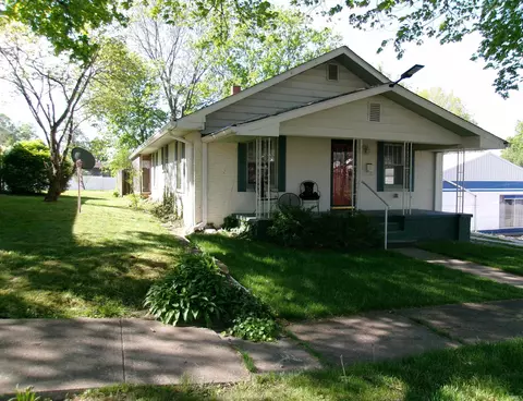 131 E Mechanic St, Bloomfield, IN 47424