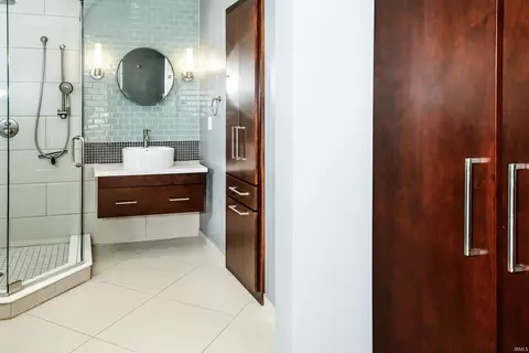 Bath - 429 S Madison St, Bloomington, IN 47403 photo 2 of 4