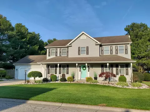 51020 Ashley Dr, Granger, IN 46530