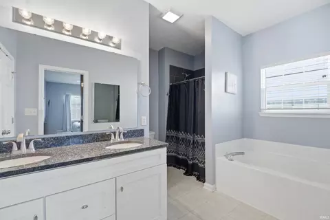 Bath - 3250 Morrow Dr, Kokomo, IN 46902 photo 1 of 4