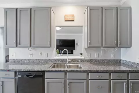 Kitchen - 3250 Morrow Dr, Kokomo, IN 46902 photo 3 of 3