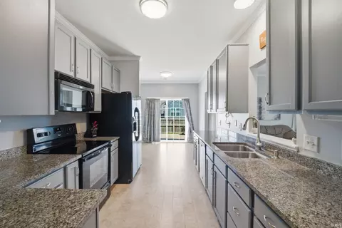 Kitchen - 3250 Morrow Dr, Kokomo, IN 46902 photo 2 of 3