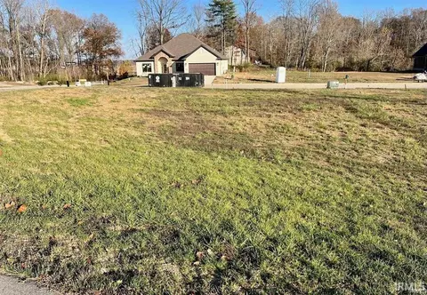 1566 Victoria Woods Dr, Victoria Woods, IN 47601