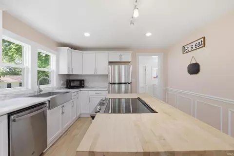 Kitchen - 513 W Coolidge Dr, Bloomington, IN 47403 photo 2 of 3