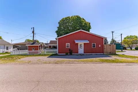 102 N Elm St, Fort Branch, IN 47648