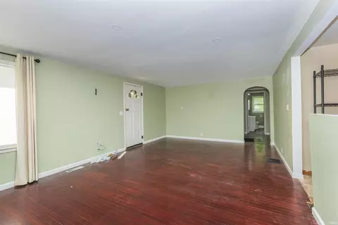 Living - 2910 N Smith Pike, Bloomington, IN 47404 photo 5 of 6