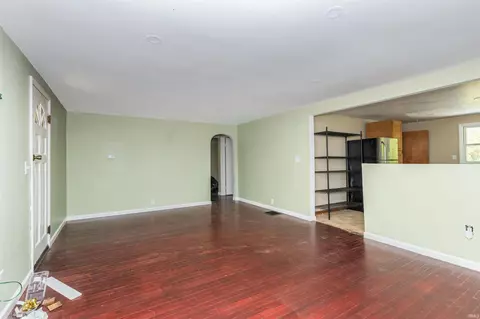 Living - 2910 N Smith Pike, Bloomington, IN 47404 photo 3 of 6