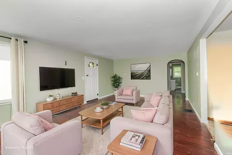 Living - 2910 N Smith Pike, Bloomington, IN 47404 photo 4 of 6