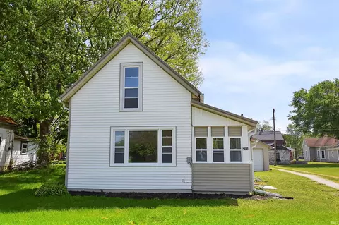 251 N Snowden St, Andrews, IN 46702