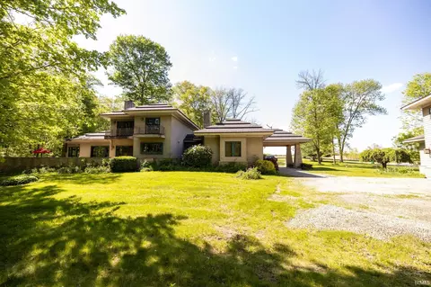 1223 N Harbour Pointe Dr, Peru, IN 46970