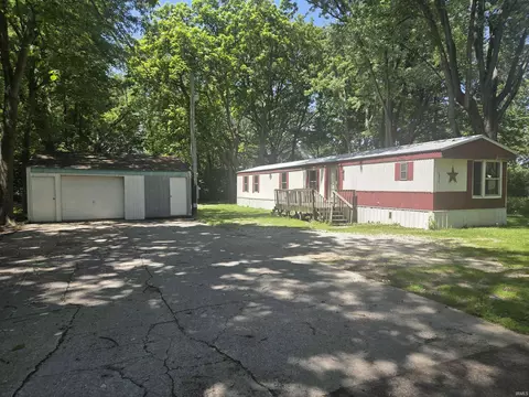 1001 Biddinger Ln # B, Washington, IN 47501