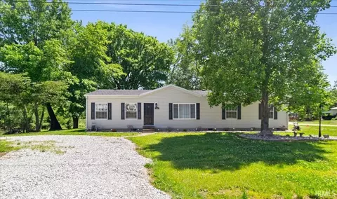 414 E State Road 64, Oakland City, IN 47660