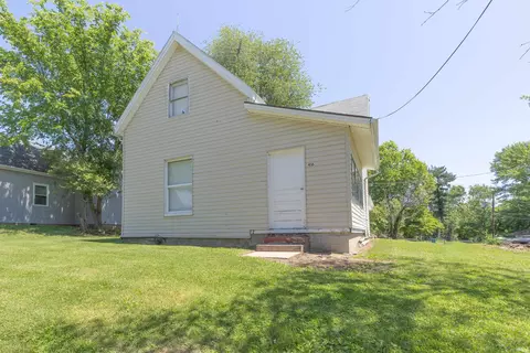 416 S State St, Chandler, IN 47610